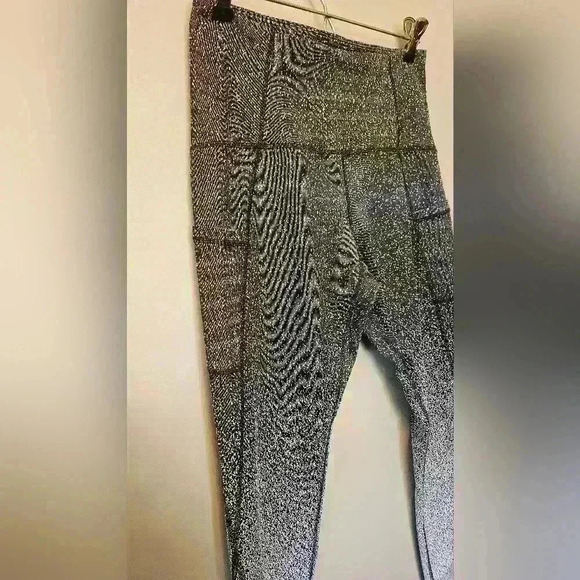 Champion Women's Full Length Compression‎ Leggings Medium Black & White Ombre - Picture 3 of 6